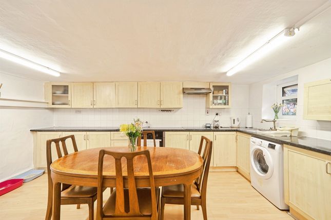 13, Wellington Street, Bradford photo 4