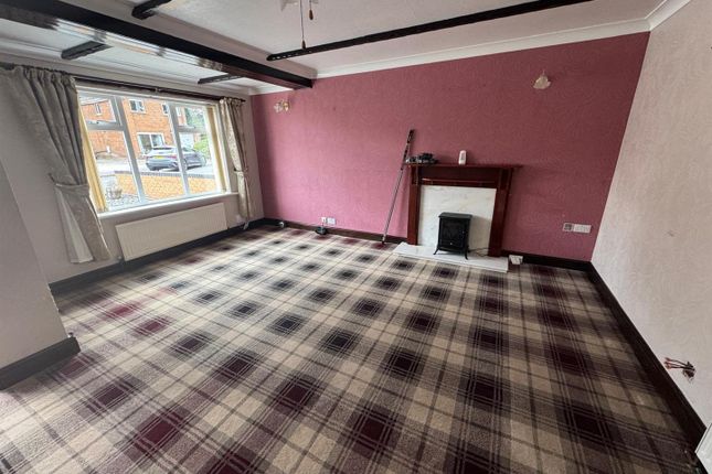 12, Churchfield Drive, Mansfield photo 2