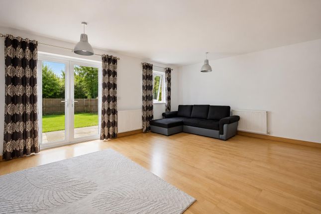 14, Evergreen Drive, West Drayton photo 3