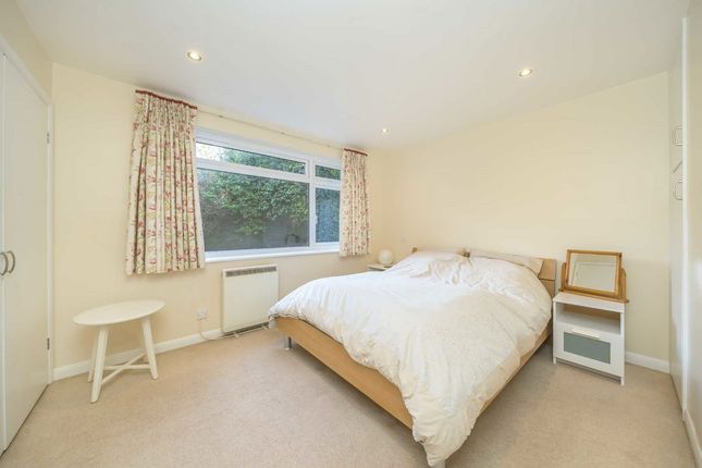 Flat 3, Foley Court, 67, Worple Road, London photo 4