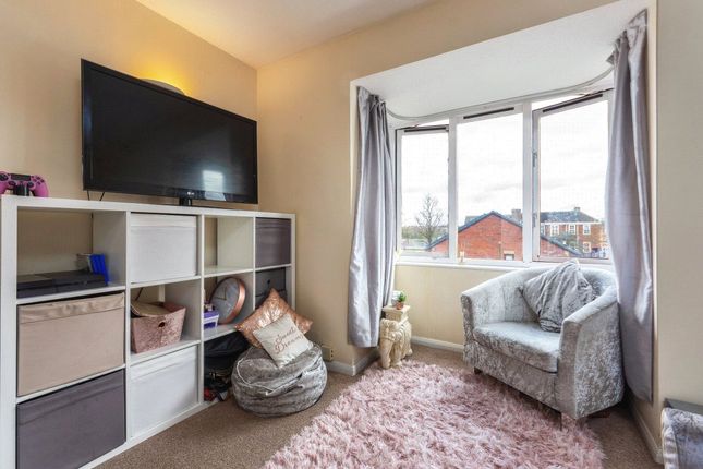 Thumbnail Flat for sale in Gilpin Close, Mitcham