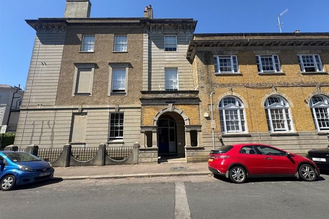 4-bed flat on 1 Temple Heights (Basement Level Flat, Yard, & Store) Windlesham Road, BRIGHTON, £415,000