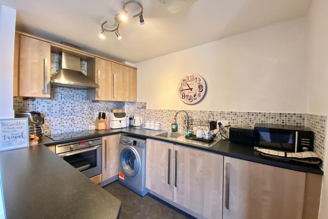 147, Hargate Way, Peterborough photo 4