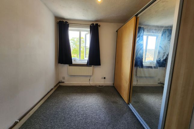Richens Close, Hounslow photo 5