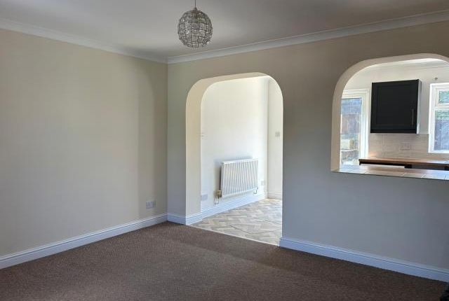 10, Burwell Close, Witney photo 2