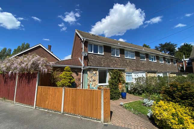 End terrace house for sale in Saville Crescent, Ashford