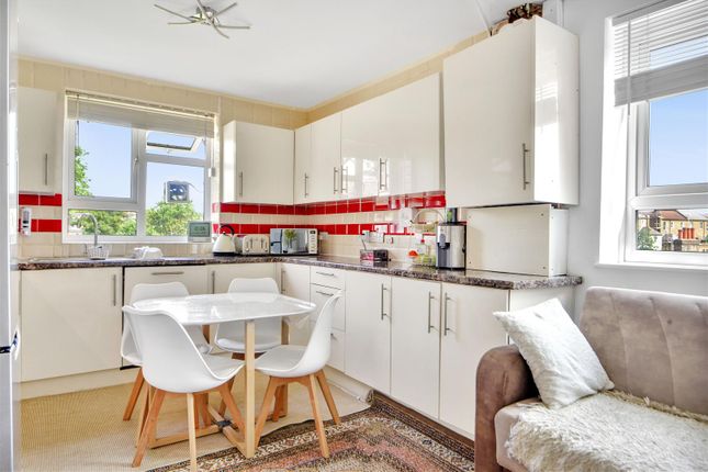 10, Queen Elizabeths Close, London photo 2