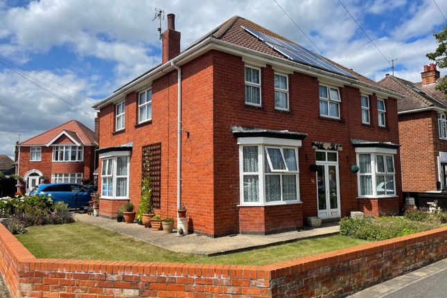 Thumbnail Detached house for sale in Beresford Avenue, Skegness
