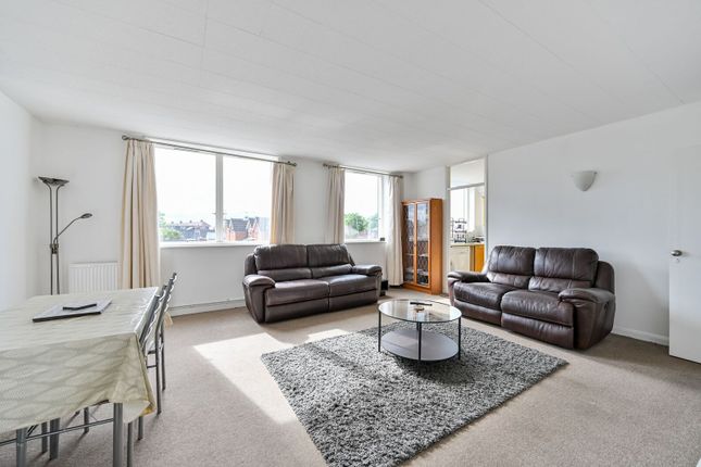 Pemberton Road, East Molesey photo 2