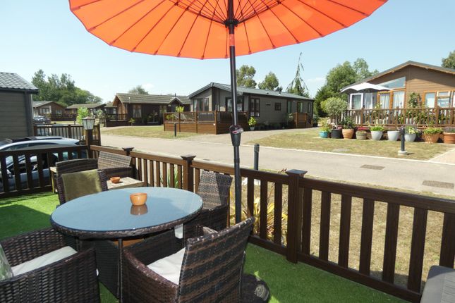 3 Woodlands, West Mersea Holiday Park, Seaview Avenue, West Mersea photo 2