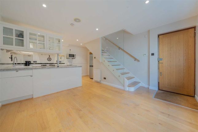Property to rent in Gloucester Mews West, London