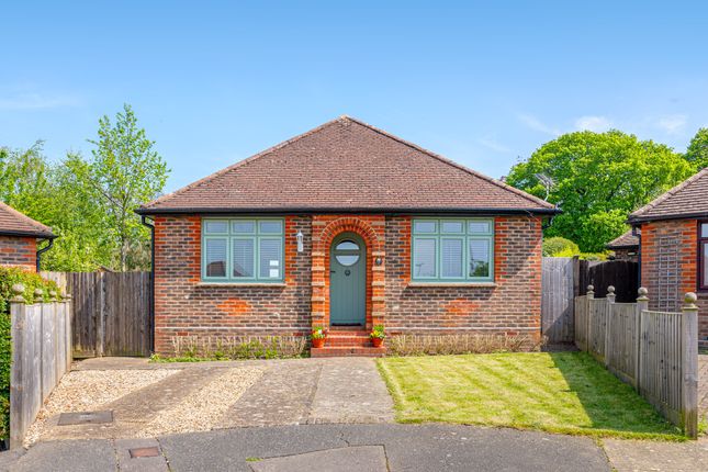 Thumbnail Bungalow for sale in Highlands Crescent, Horsham