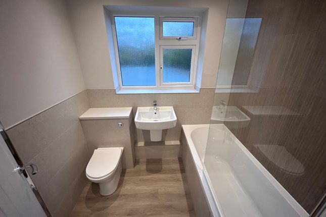 112A,, Norwood, East Yorkshire photo 4