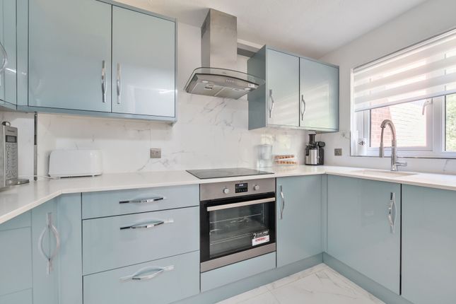 50, Oakside, Uxbridge photo 3