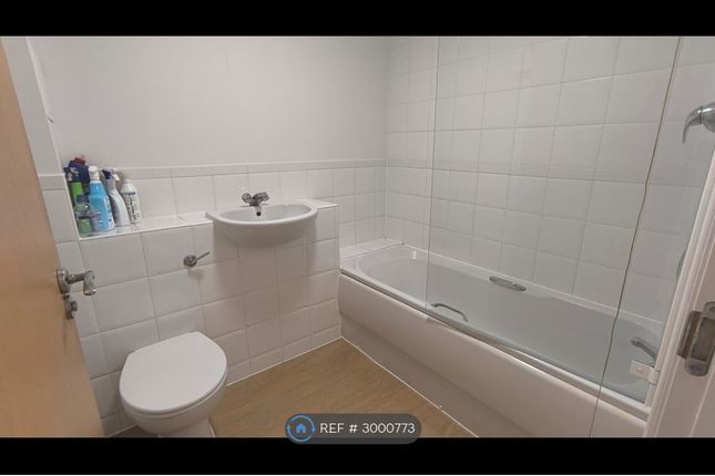 Flat, Ovaltine Court Ovaltine Drive, Kings Langley photo 5