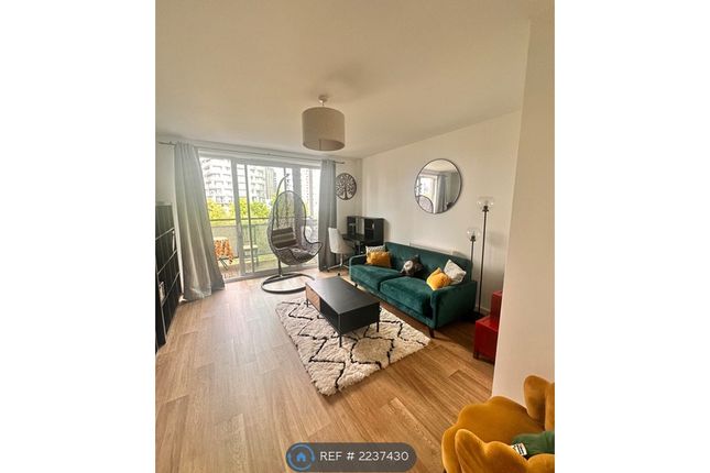 Flat G, Reed Court Waterway Avenue, London photo 2