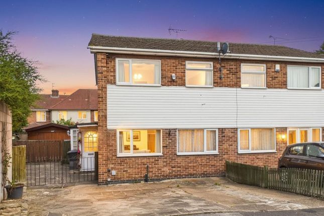 3-bed semi-detached on 33 Kenia Close, Nottingham, £220,000