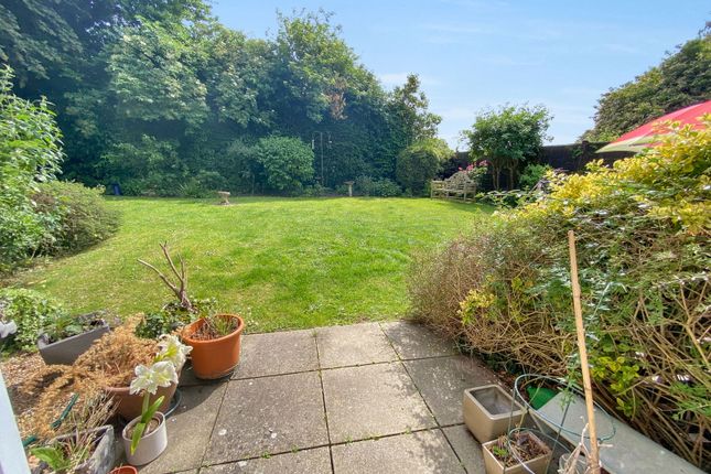 9 Kempes Place, Upper Bridge Street, Ashford photo 3