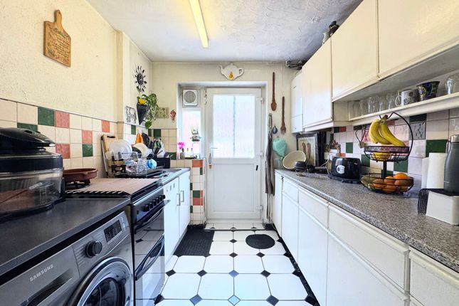6 Silkstream Road, Edgware photo 3