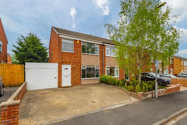 3-bed house on 16, Newton Close, Wakefield, £225,000