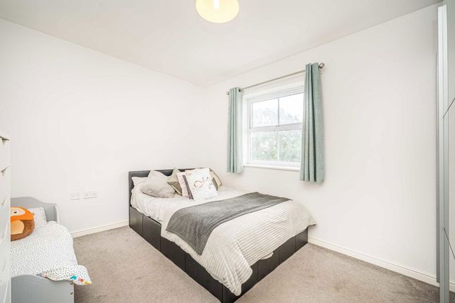 36, International Way, Sunbury-On-Thames photo 4