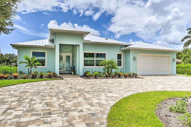 Thumbnail Property for sale in 162 Windward Cay, Naples, Florida, United States Of America