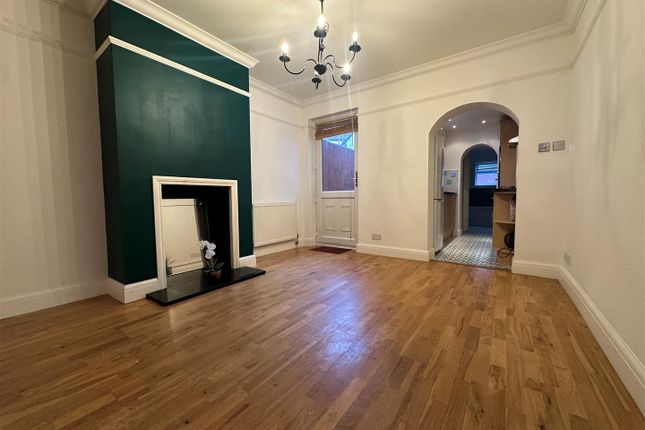 52, Leavesden Road, Watford photo 4