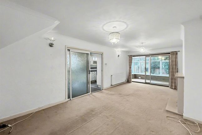 40, Windmill Avenue, St. Albans photo 4