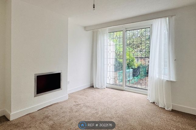 Markmanor Avenue, London photo 4