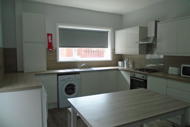 12, Wellesley Ave, Hull photo 2