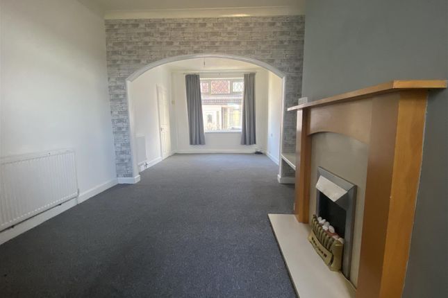 7, Strathcona Villas, Hull photo 4