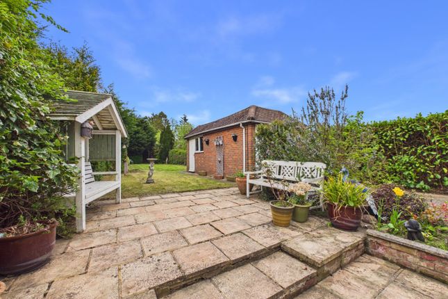 219, Chartridge Lane, Buckinghamshire photo 3