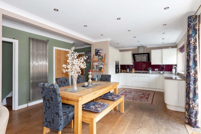 9, Caisters Close, Hove photo 4
