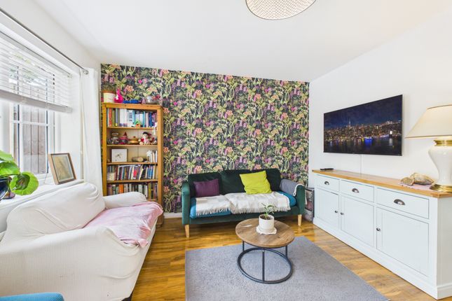 55 Janes Way, High Wycombe photo 4