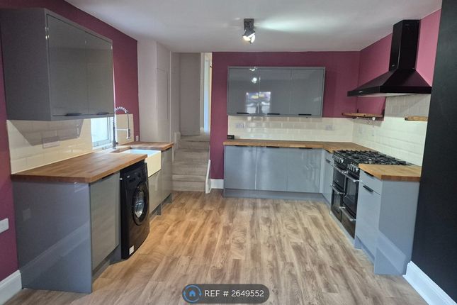 Flat, Connaught Avenue Mutley, Plymouth photo 3