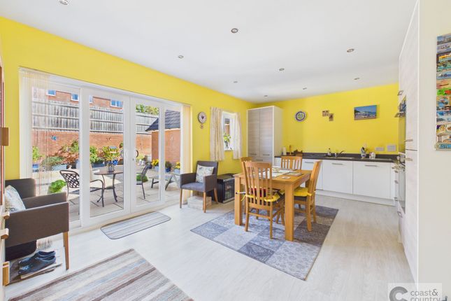 4 Kingfisher Way, Newton Abbot photo 3