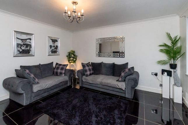16 Newlyn Grove, St. Helens photo 3
