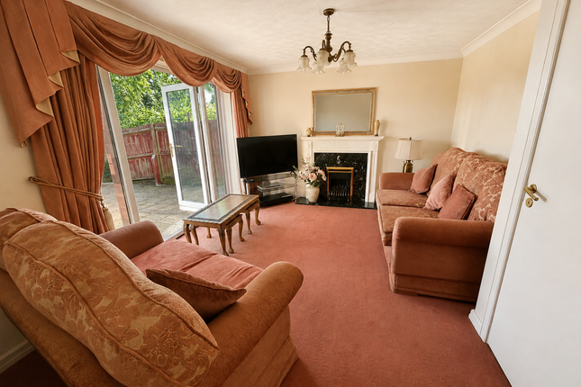 14, Miles Grove, Dudley photo 3