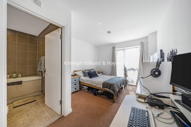 Flat 3 Ferial Court, 78, Furley Road, London photo 4