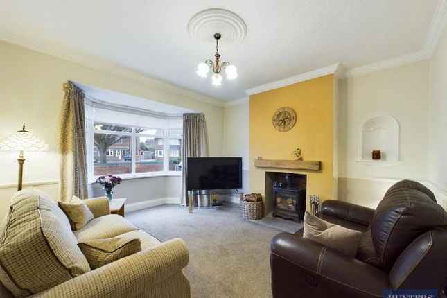 27, Eighth Avenue, Bridlington photo 3