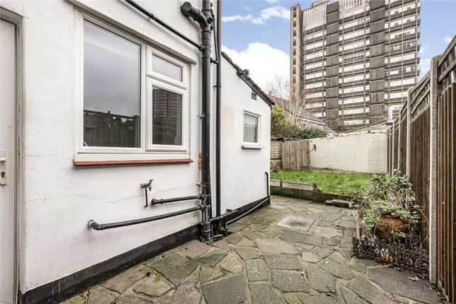 End terrace house to rent in Old Palace Road, Croydon, London
