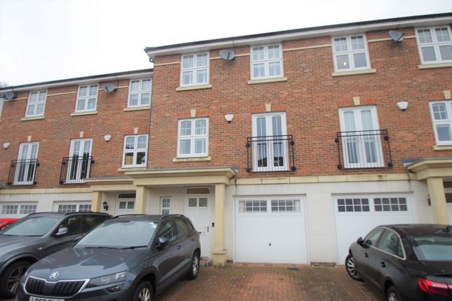 Thumbnail Town house to rent in Colnhurst Road, Watford