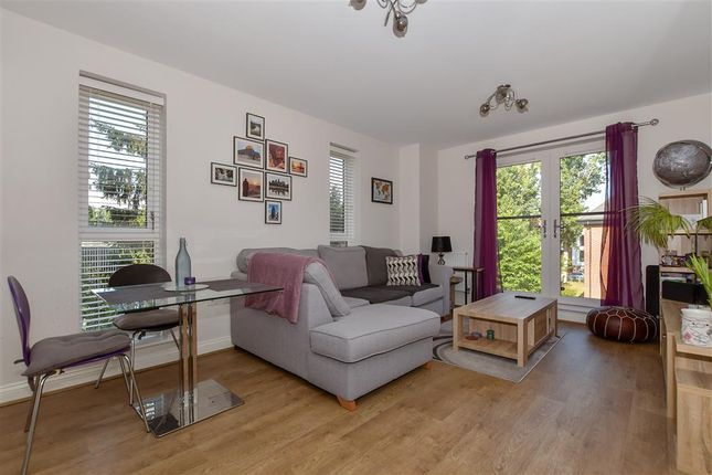 Charlotte Way Leybourne, West Malling photo 4