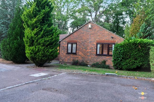 Holmbury Avenue, Crowthorne photo 4