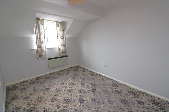 Flat 48, Cedar Court,, Bath Lane, Hampshire photo 3