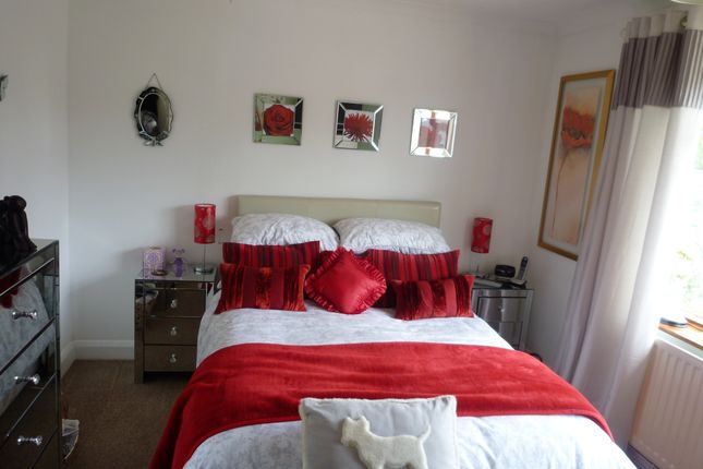 17, Fenton Avenue, Swadlincote photo 4