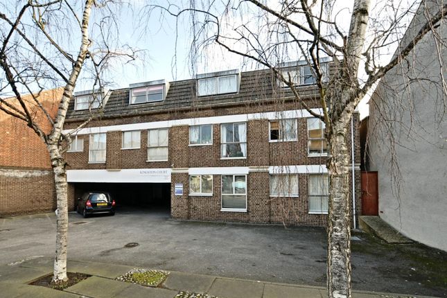 Thumbnail Flat to rent in Kingston Court, Walton Street, Oxford