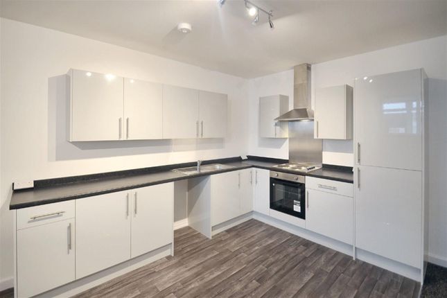 2-bed flat on Storrington, Pulborough, £1,100/mo