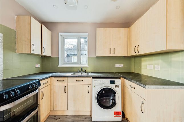 18, Wessex Close, Hungerford photo 3