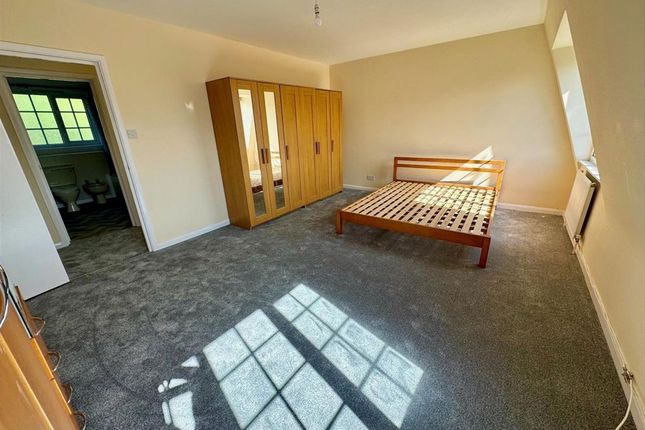 24A, Herga Court, Harrow photo 4